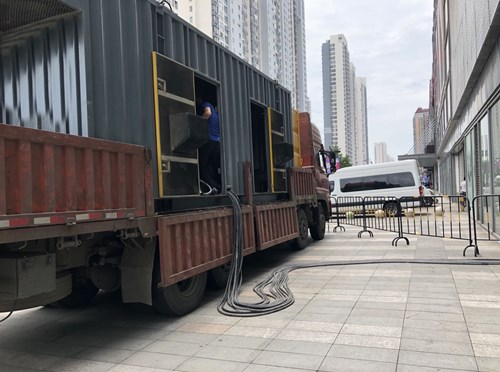 泸水冷却液不足的情况下如何检查柴油发电机组？