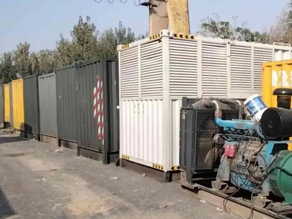 泸水200KW柴油发电机机组每小时油耗是多少？